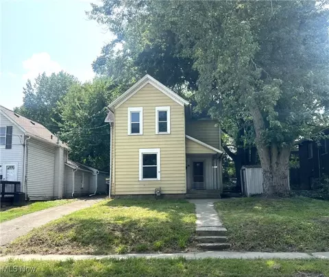 368 Cross St, Akron, OH 44311