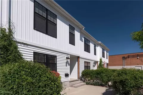 2069 W 34th Pl, Cleveland, OH 44113