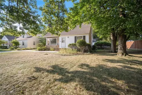 5108 Chestnut Rd, Independence, OH 44131