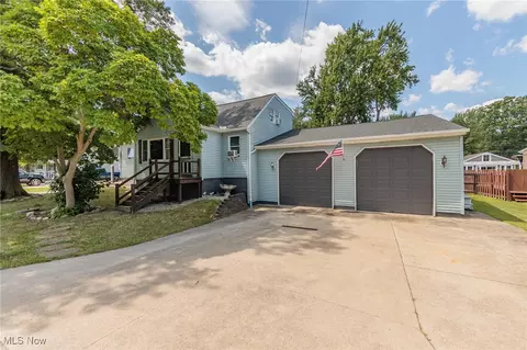 8448 Jennings Rd, Olmsted Twp, OH 44138