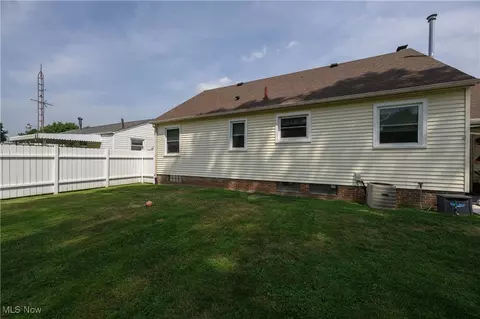 3600 Lotus Pl SW, Canton, OH 44710 photo 20