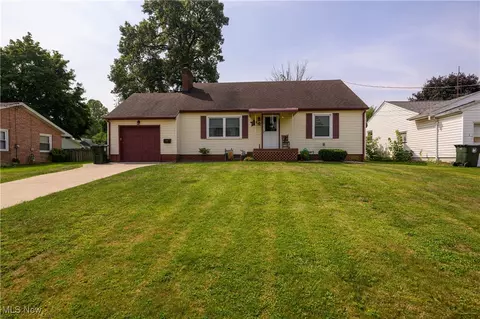 3600 Lotus Pl SW, Canton, OH 44710