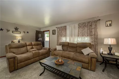 3600 Lotus Pl SW, Canton, OH 44710 photo 3