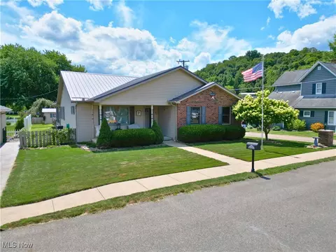 36 W 10th St, Dresden, OH 43821