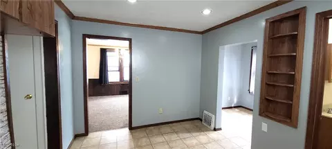Entry Way - 3210 3rd St NW, Canton, OH 44708 photo 3 of 5
