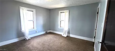 Bedroom - 3210 3rd St NW, Canton, OH 44708 photo 3 of 4