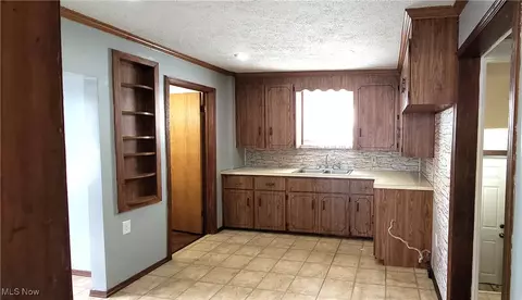 Entry Way - 3210 3rd St NW, Canton, OH 44708 photo 1 of 5