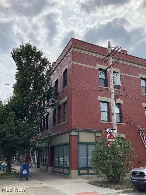 2672 W 14th St, Cleveland, OH 44113