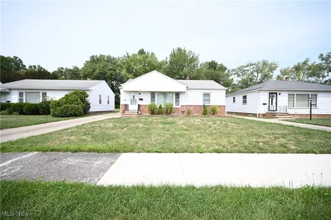 15521 Steinway Blvd, Maple Heights, OH 44137