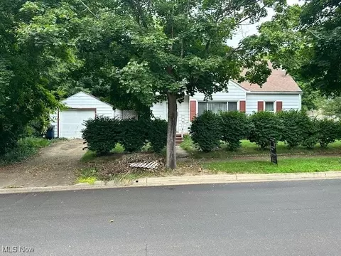 2035 Spade Ave, Akron, OH 44312