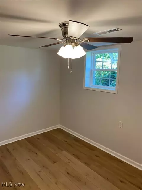 Bedroom - 2016 W 15th St, Ashtabula, OH 44004 photo 2 of 2