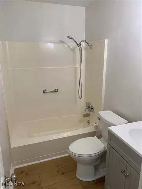Bath - 2016 W 15th St, Ashtabula, OH 44004 photo 1 of 2