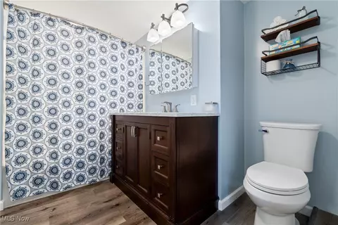 Bath - 1427 Breiding Rd, Akron, OH 44310 photo 1 of 1