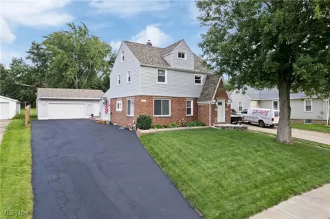 Exterior - 1427 Breiding Rd, Akron, OH 44310 photo 6 of 6
