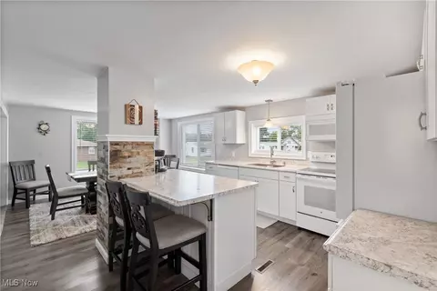 Kitchen - 1427 Breiding Rd, Akron, OH 44310 photo 2 of 2