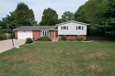 5464 Briggle Ave SW, East Sparta, OH 44626