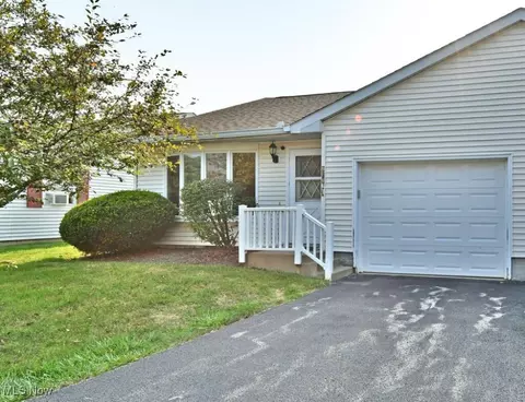 909 Somerset Dr #B, Salem, OH 44460