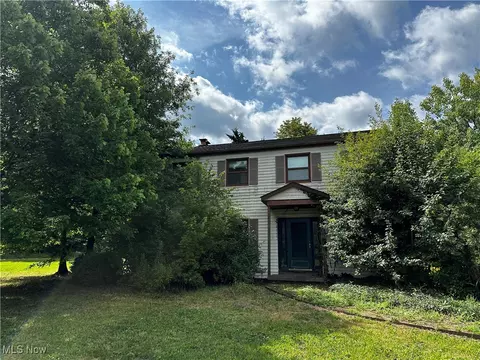 11111 Elk Run Rd, Chardon, OH 44024