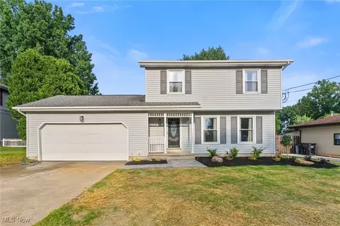 3565 Darbyshire Dr, Canfield, OH 44406