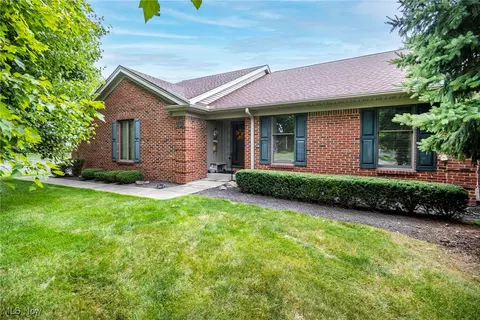141 Talsman Dr #2, Canfield, OH 44406