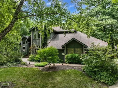 4848 Timber Creek Dr, Medina, OH 44256