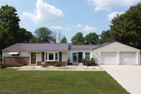 12753 Saint James Dr, Mantua, OH 44255