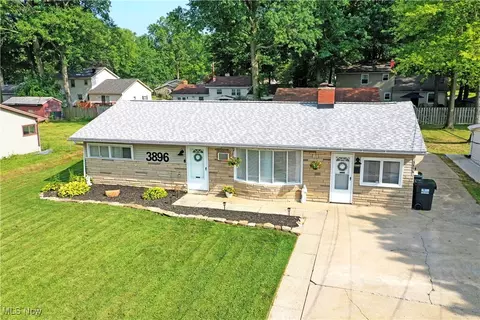 3896 Ascot Ct, Youngstown, OH 44511