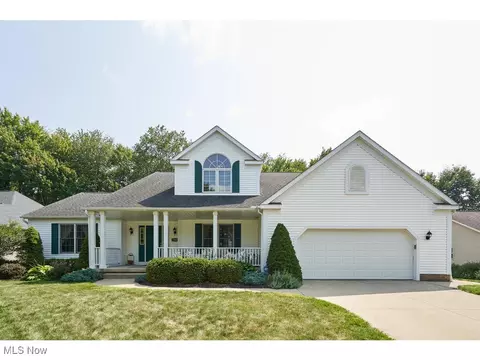 3160 Stockdale Cir NW, Uniontown, OH 44685