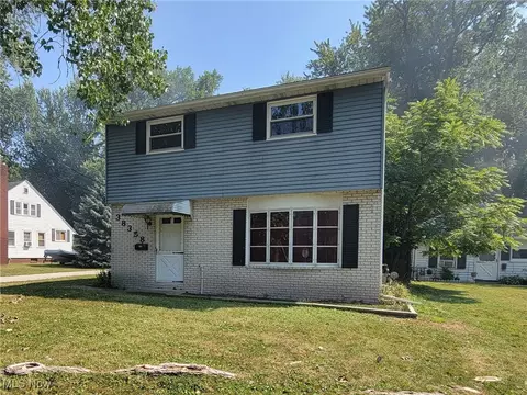 38358 S Beachview Rd, Willoughby, OH 44094