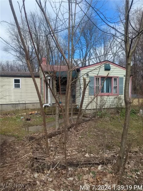 6411 River Rd, Madison, OH 44057