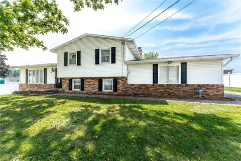 4878 Oakvale St SW, Canton, OH 44706