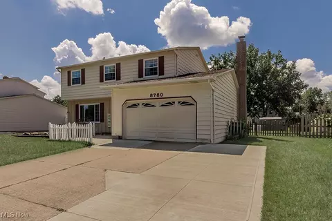 8780 Arrowood Dr, Mentor, OH 44060