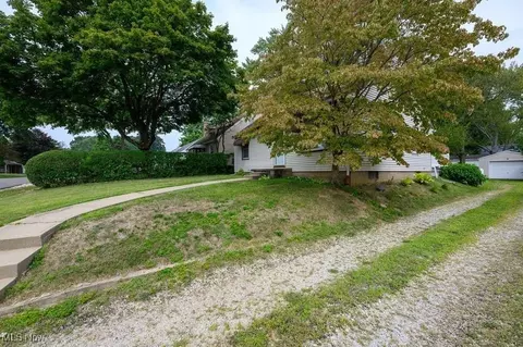 Exterior - 168 Anna Ave NW, Canton, OH 44708 photo 2 of 8