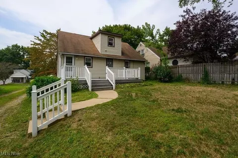 Exterior - 168 Anna Ave NW, Canton, OH 44708 photo 5 of 8