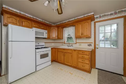 Kitchen - 168 Anna Ave NW, Canton, OH 44708 photo 3 of 4