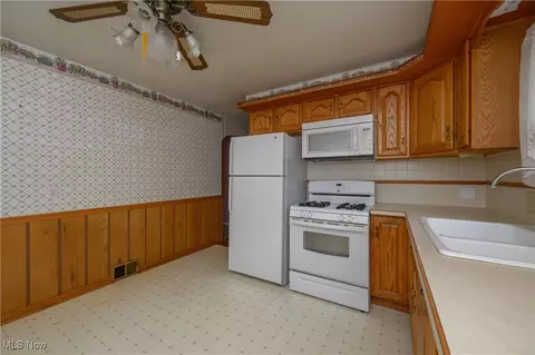 Kitchen - 168 Anna Ave NW, Canton, OH 44708 photo 2 of 4