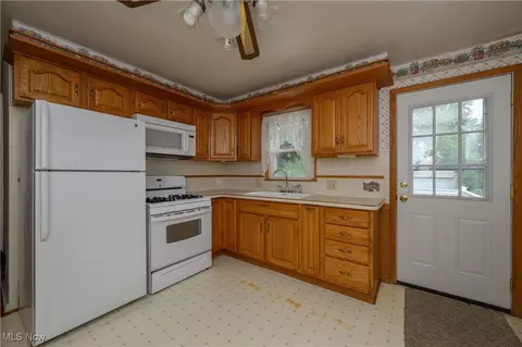 Kitchen - 168 Anna Ave NW, Canton, OH 44708 photo 1 of 4