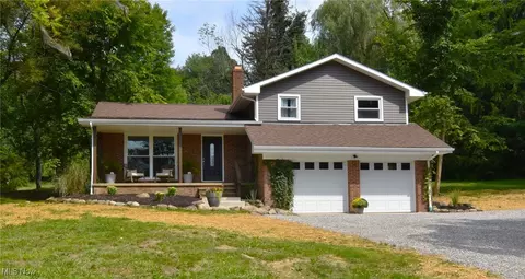 9552 Kinsman Rd, Novelty, OH 44072