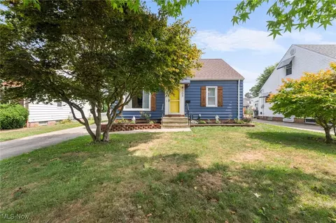 2209 Sunset Dr, Wickliffe, OH 44092