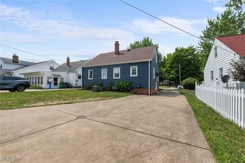 2209 Sunset Dr, Wickliffe, OH 44092 photo 25