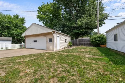 2209 Sunset Dr, Wickliffe, OH 44092 photo 26