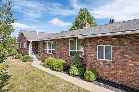 102 Martha Dr, Saint Clairsville, OH 43950