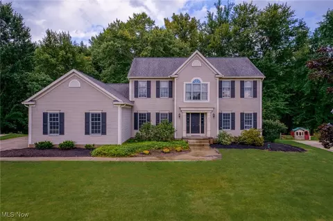 5931 Laurawood Ln, Hudson, OH 44236
