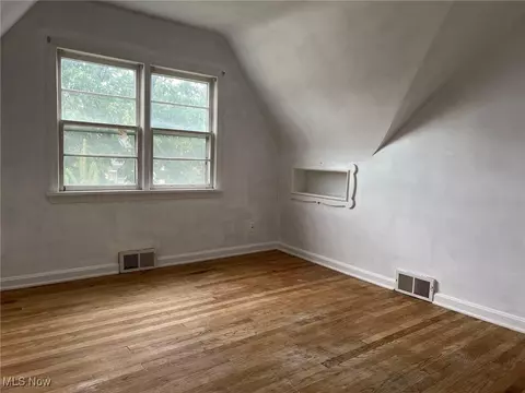 Bedroom - 30027 Robert St, Wickliffe, OH 44092 photo 4 of 6