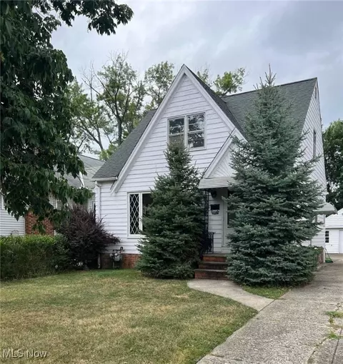 30027 Robert St, Wickliffe, OH 44092