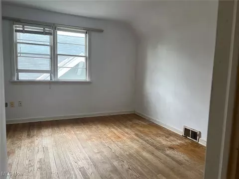 Bedroom - 30027 Robert St, Wickliffe, OH 44092 photo 5 of 6