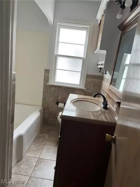 Bath - 30027 Robert St, Wickliffe, OH 44092 photo 1 of 1