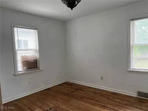 Bedroom - 30027 Robert St, Wickliffe, OH 44092 photo 1 of 6