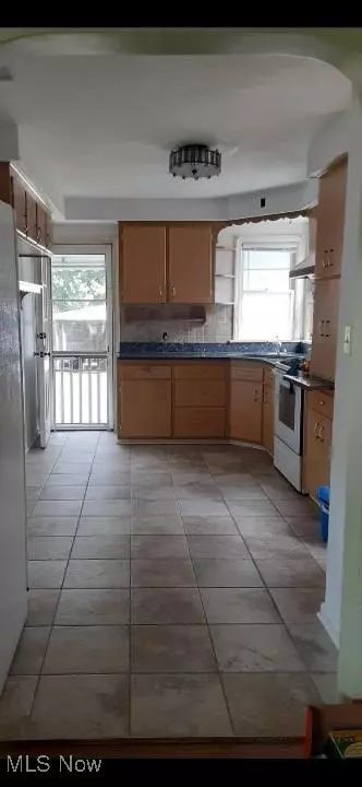 Entry Way - 30027 Robert St, Wickliffe, OH 44092 photo 1 of 1