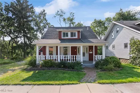 1557 Front St, Cuyahoga Falls, OH 44221